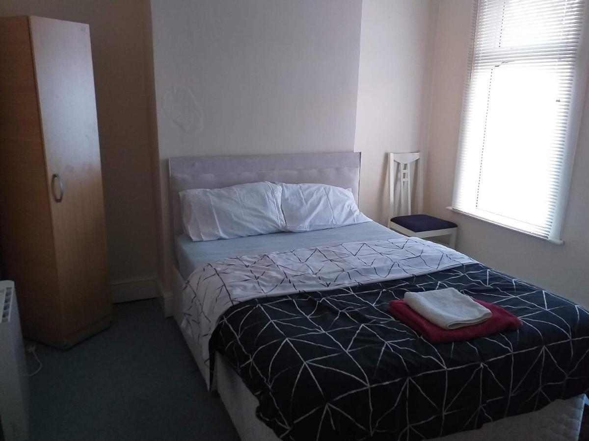 Priestfield House Medway Bed and Breakfast Gillingham  Buitenkant foto
